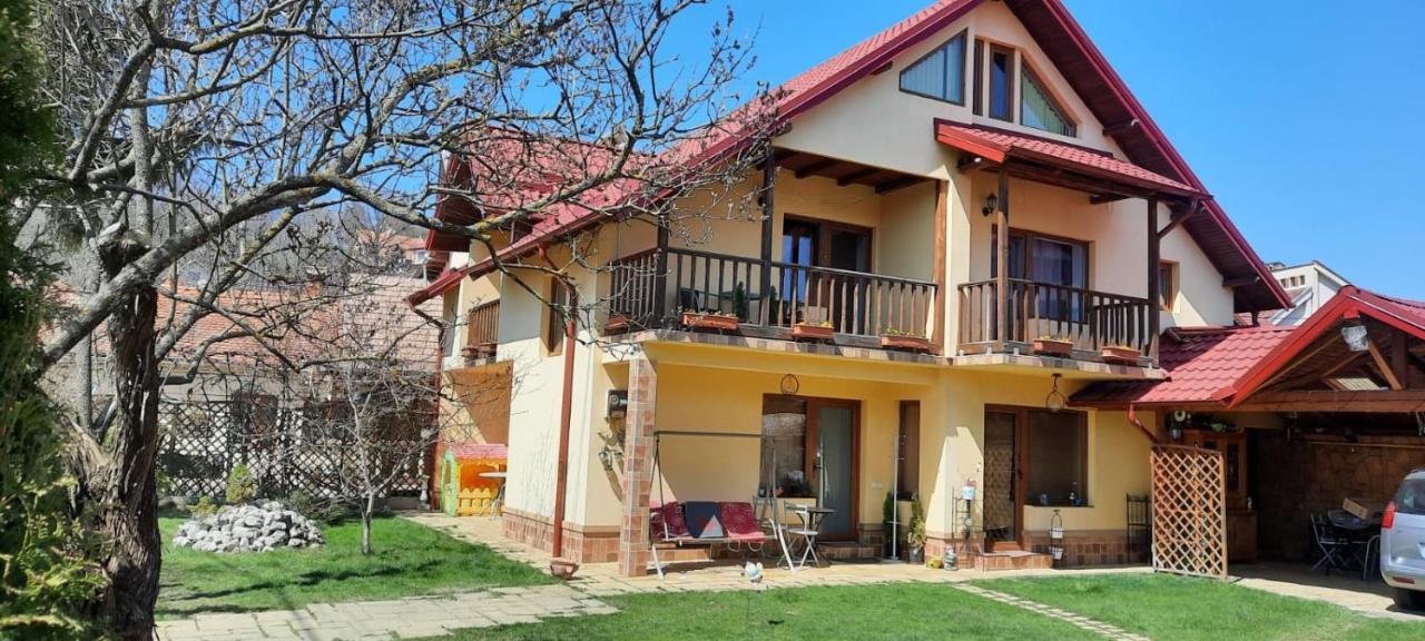 Hotel Bella Daria Cimpulung Exteriér fotografie