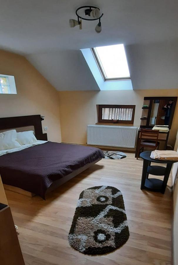 Hotel Bella Daria Cimpulung Exteriér fotografie